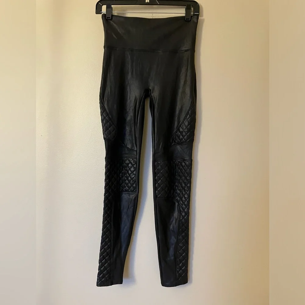 Spanx Black Quilted Faux Leather Leggings Size Medium